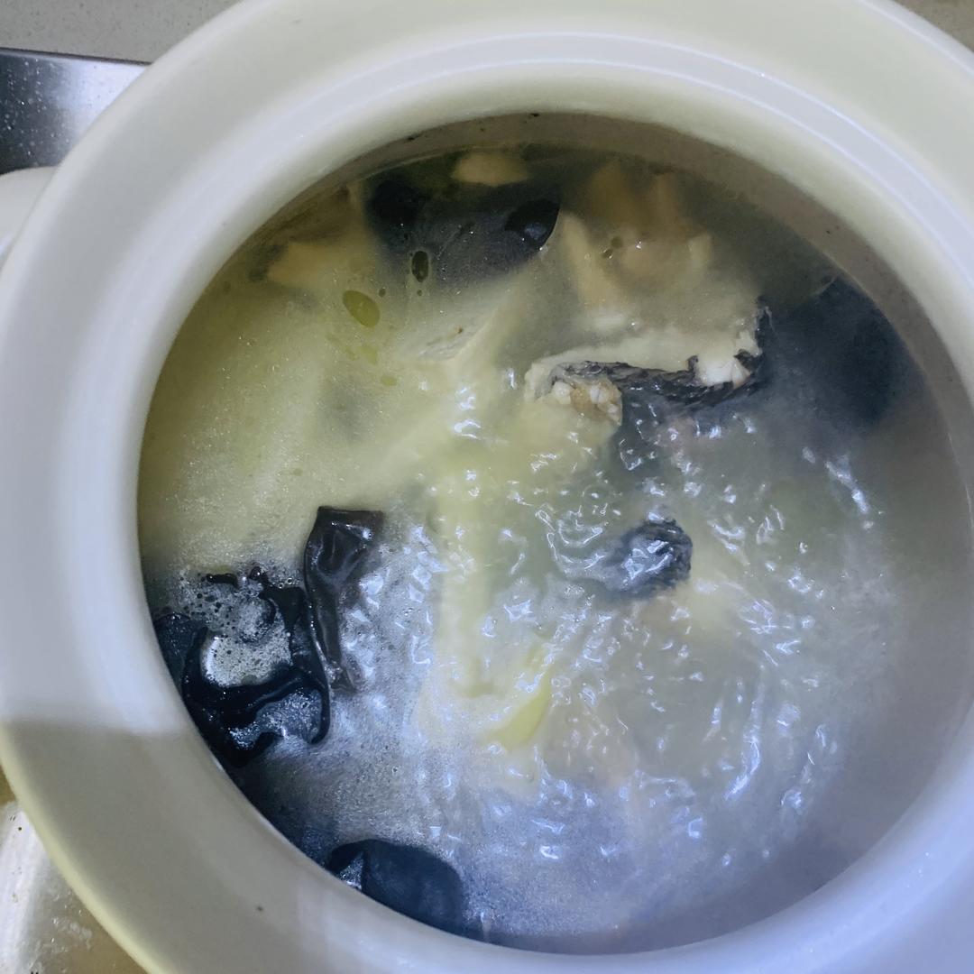黑鱼豆腐木耳汤(黑鱼处理办法）