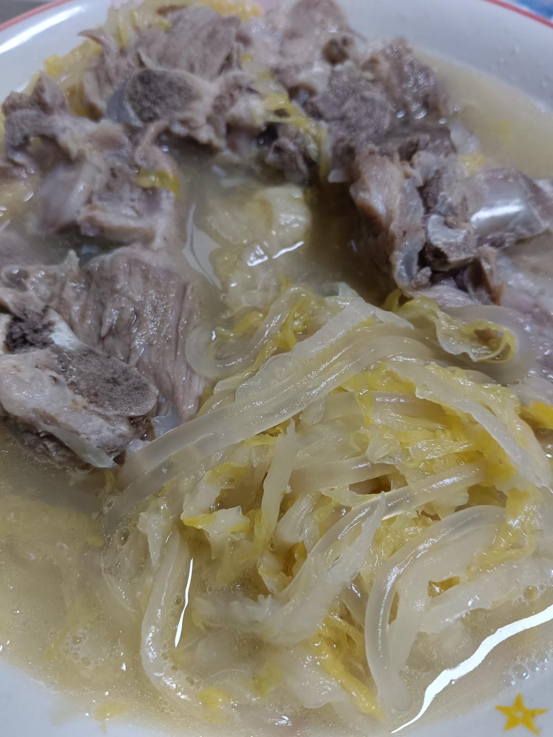 脊骨炖酸菜