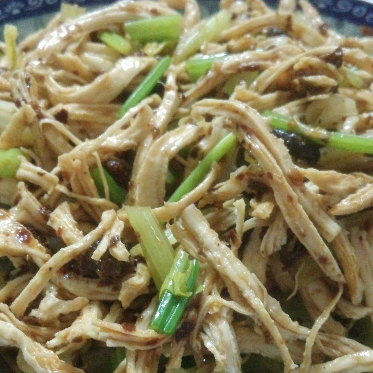 香芹凉拌手撕鸡胸肉 低卡减肥方便快捷~