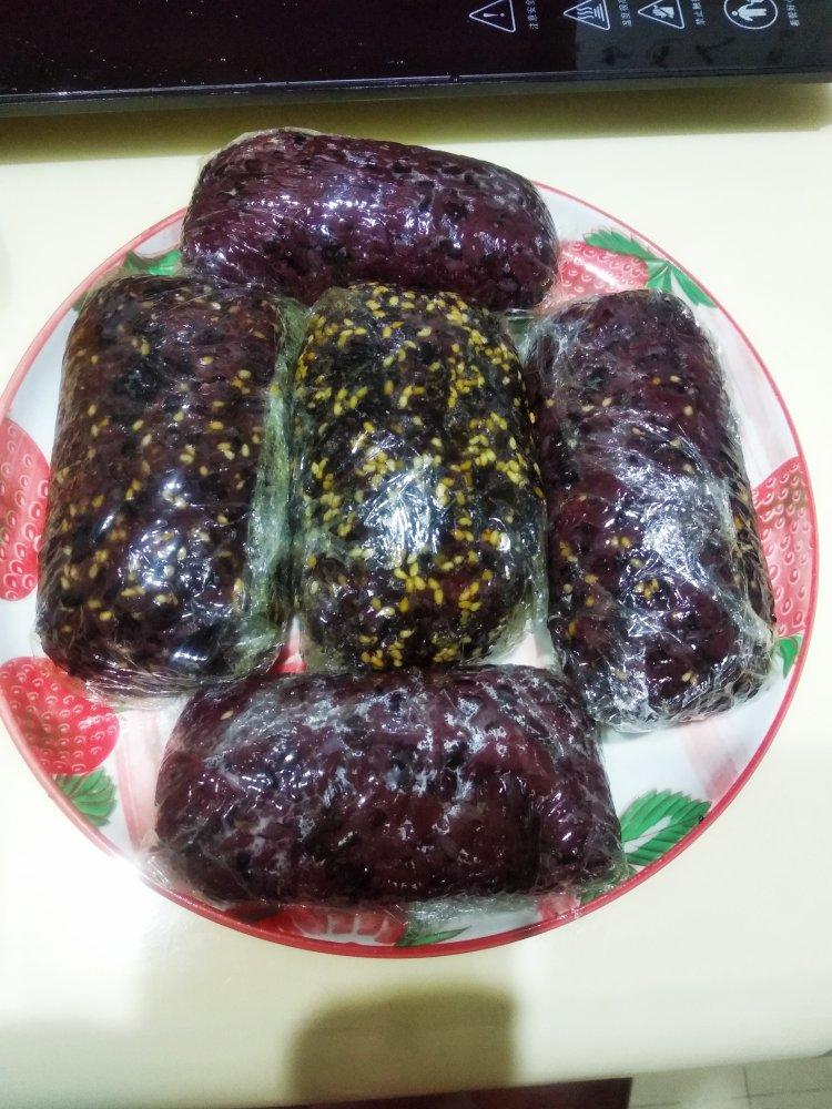 紫米粢饭团