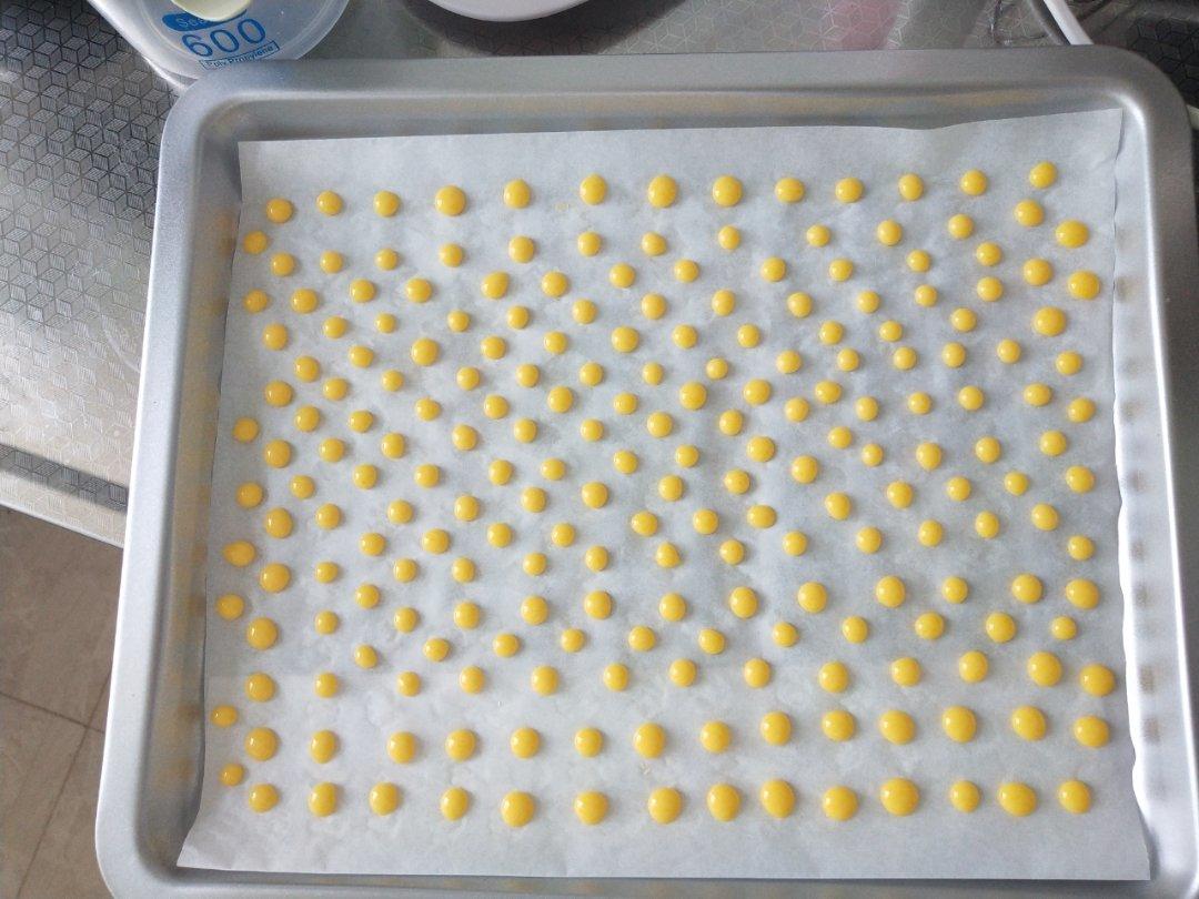 入口即化的无添加蛋黄溶豆