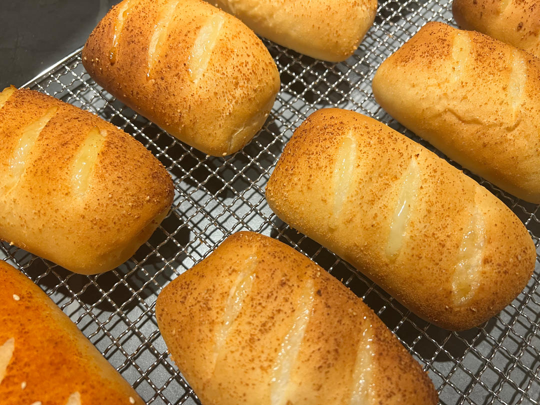 软fufu的经典肉松肠仔包