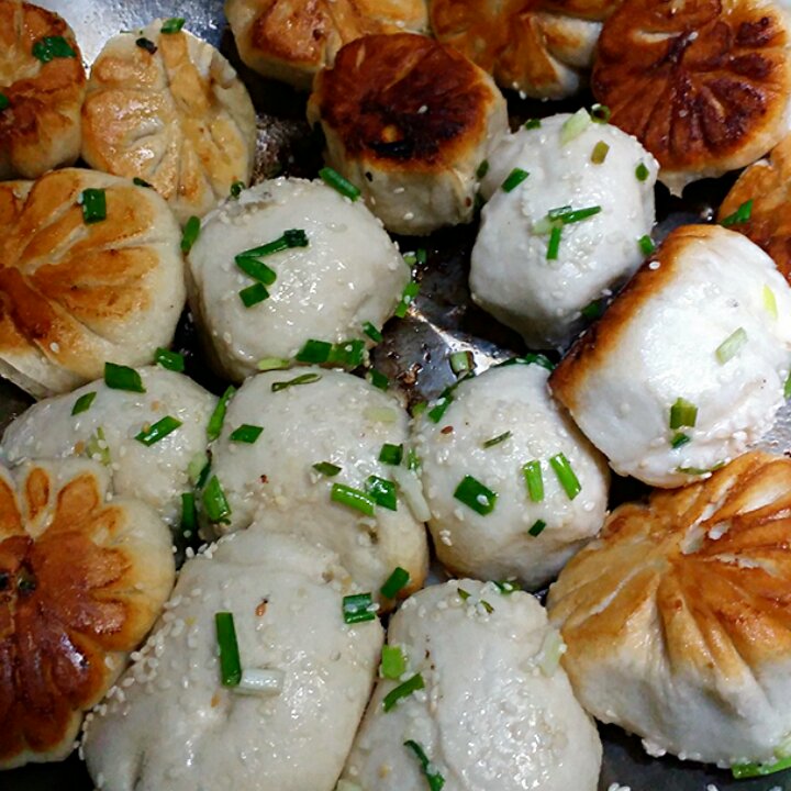 芝麻香葱虾仁生煎包