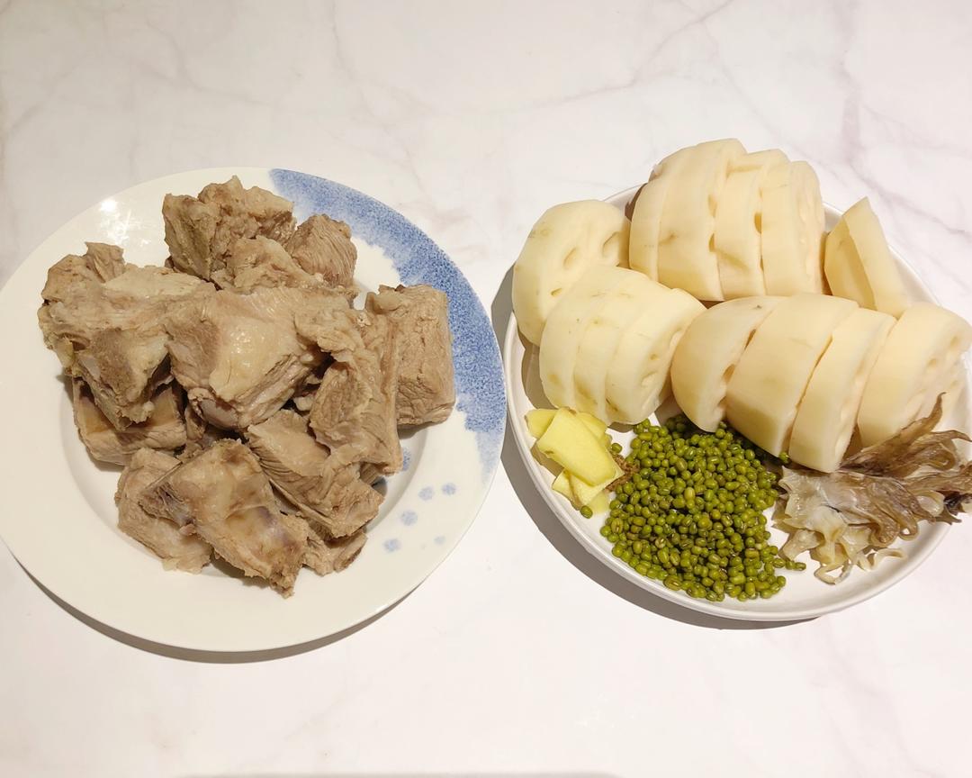 莲藕绿豆排骨汤