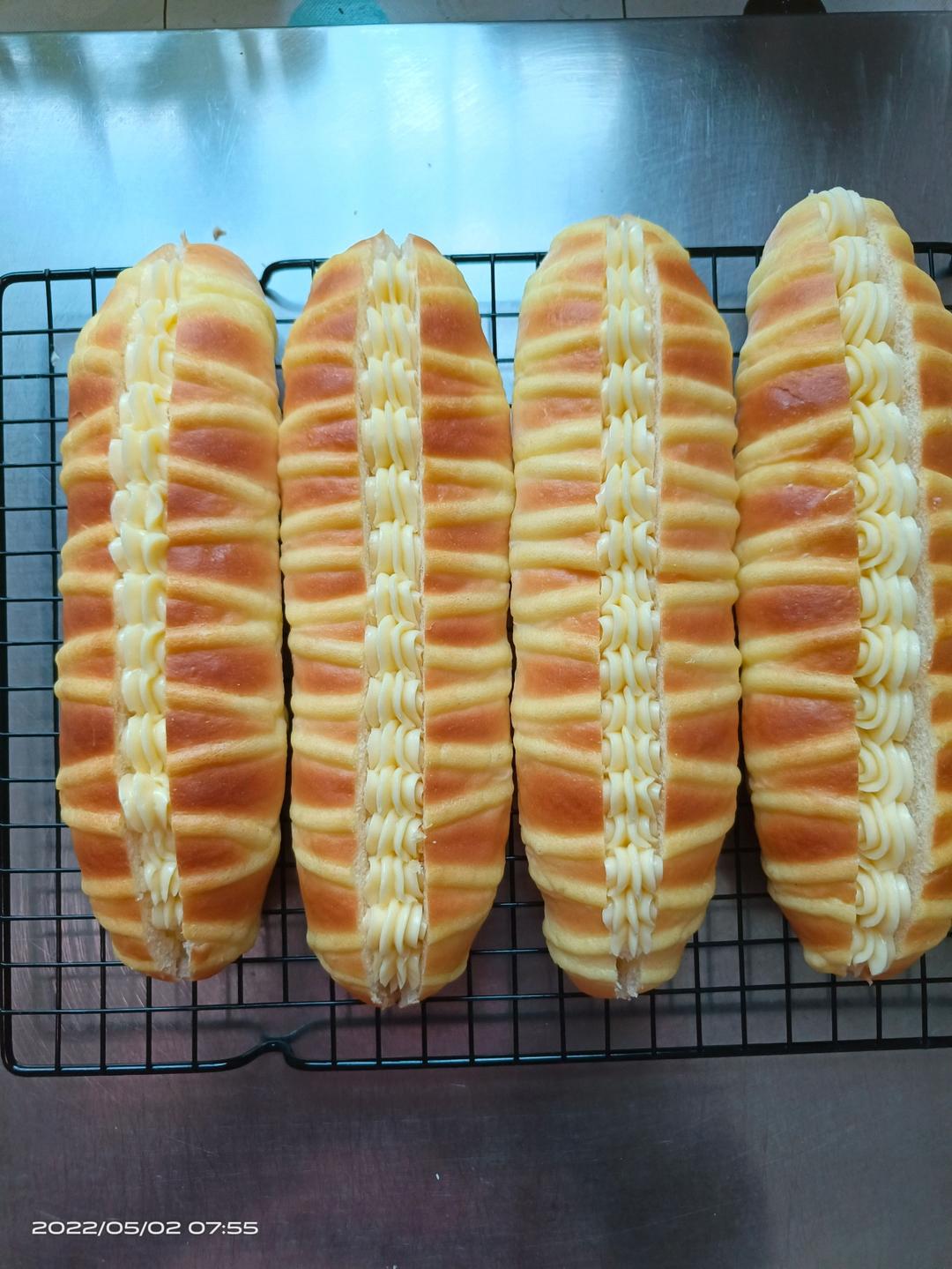 毛毛虫面包|经典还原小时候最爱的奶油面包