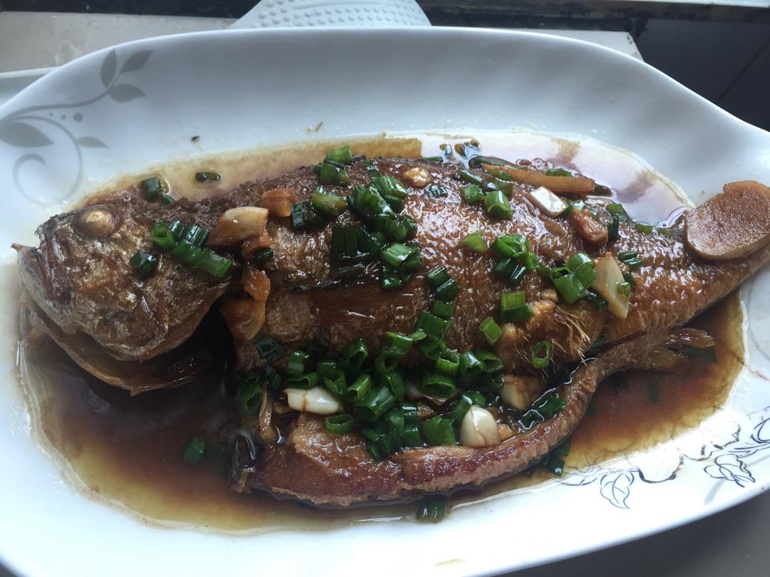 红烧黄鱼—鱼皮不破的小窍门