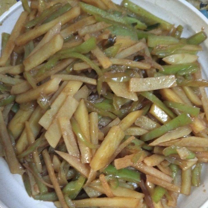 好吃到尖叫的尖椒土豆丝