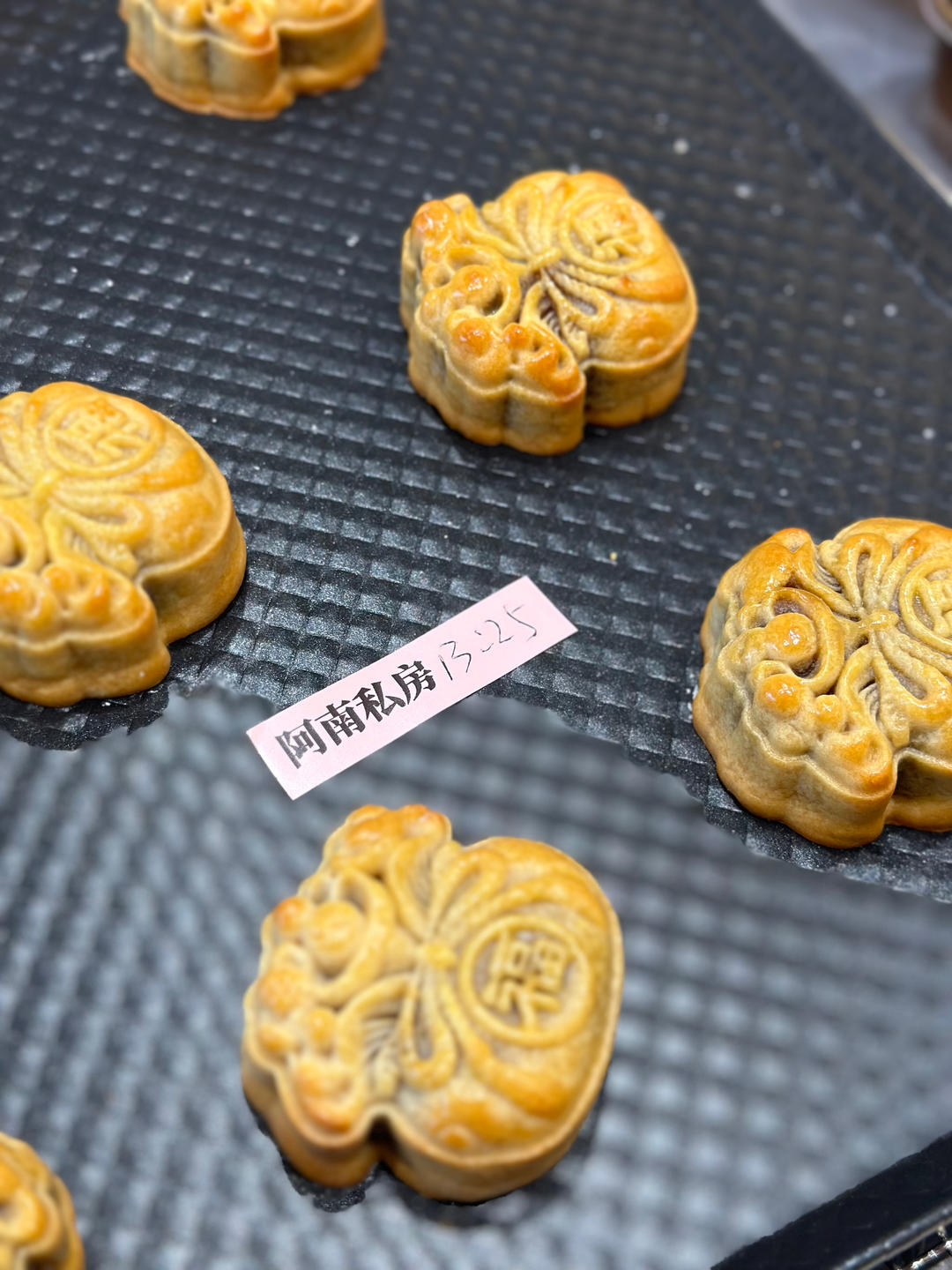 花纹清晰！不塌腰！简单易做的广式莲蓉蛋黄月饼！