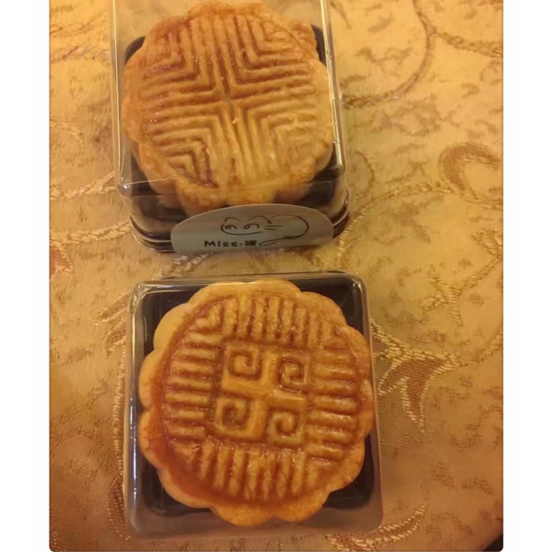 广式月饼—蛋黄莲蓉月饼