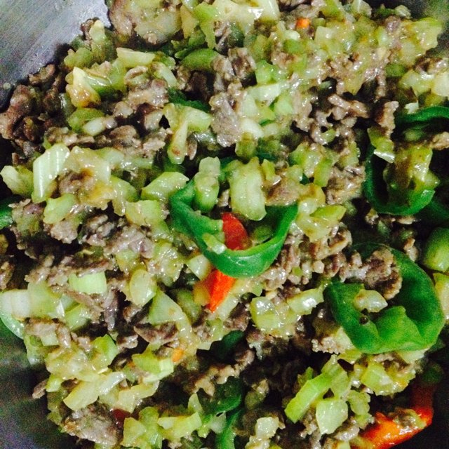 芹菜牛肉末「下饭神器」