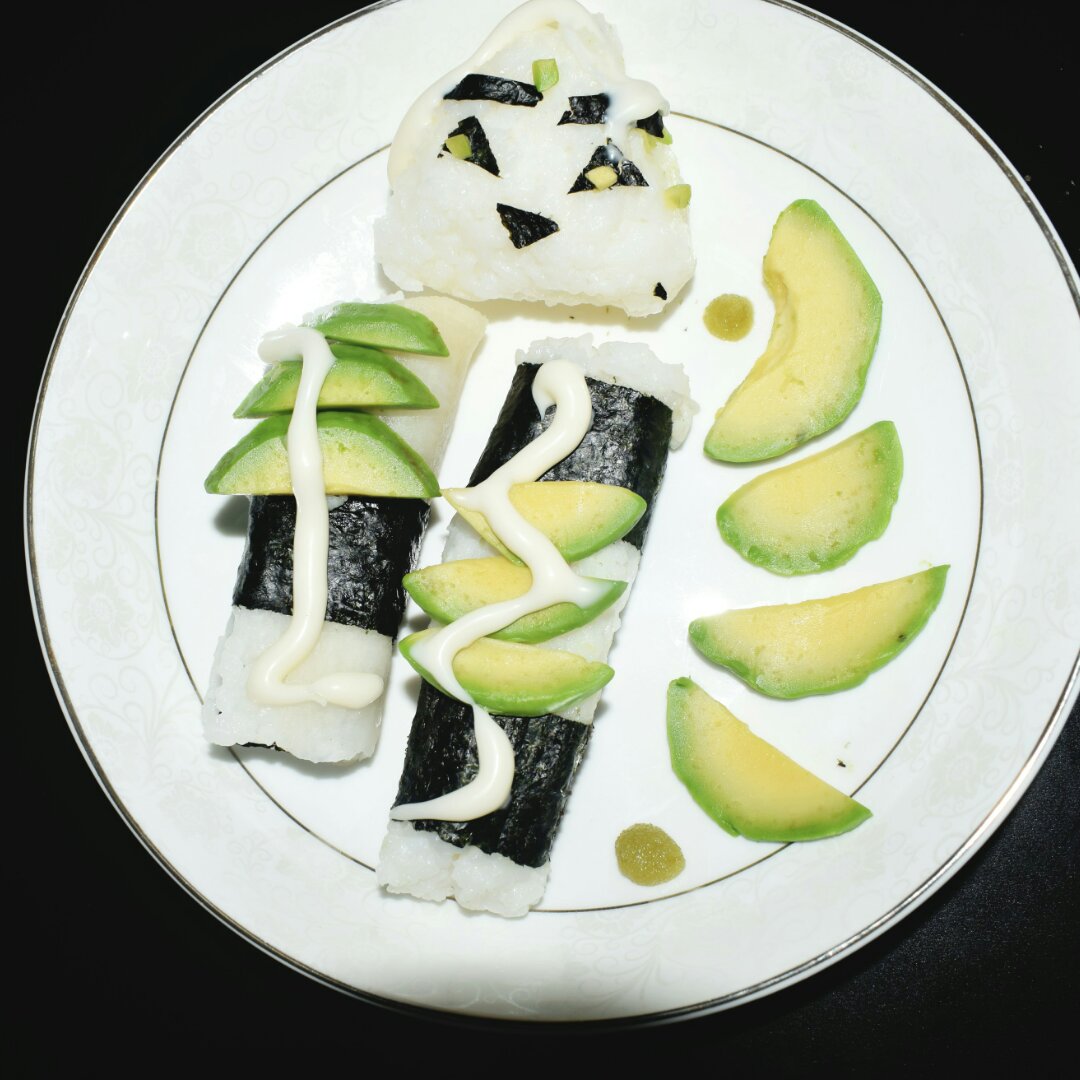 牛油果寿司（avocado roll）