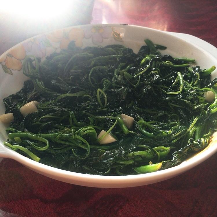 蒜炒红苋菜