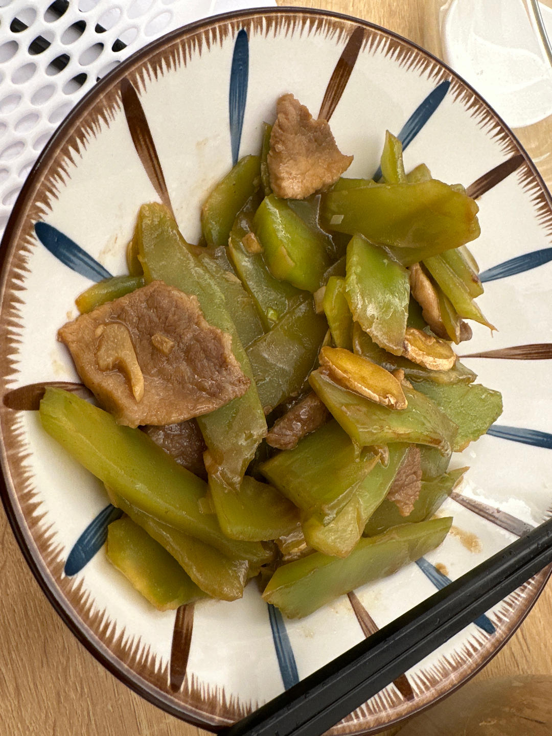 简单又好吃的莴笋炒肉