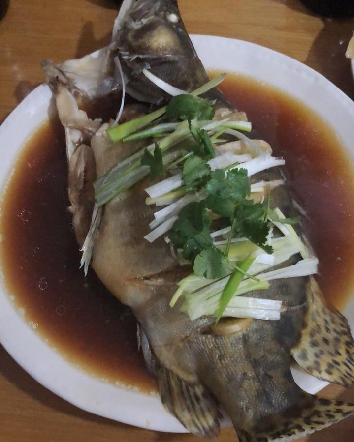 清蒸鱼～娃爸一招儿鲜(附小视频)