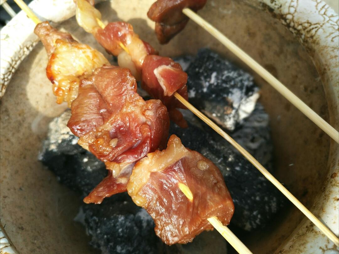 炭火烤羊肉串