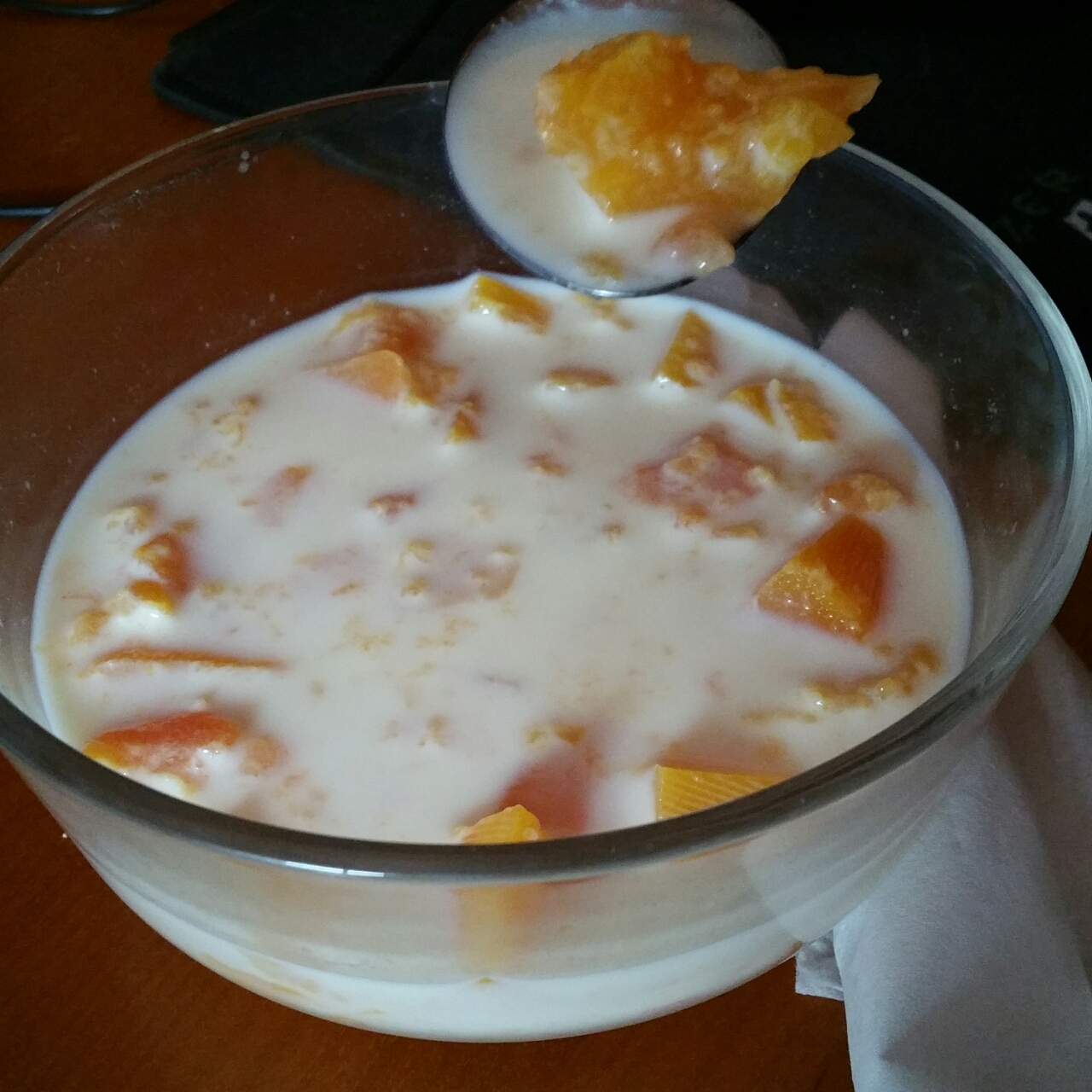 鲜奶炖木瓜