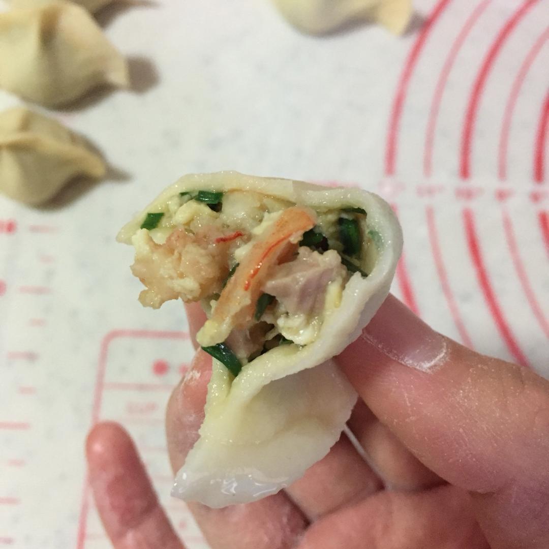 韭菜鸡蛋虾仁三鲜饺子