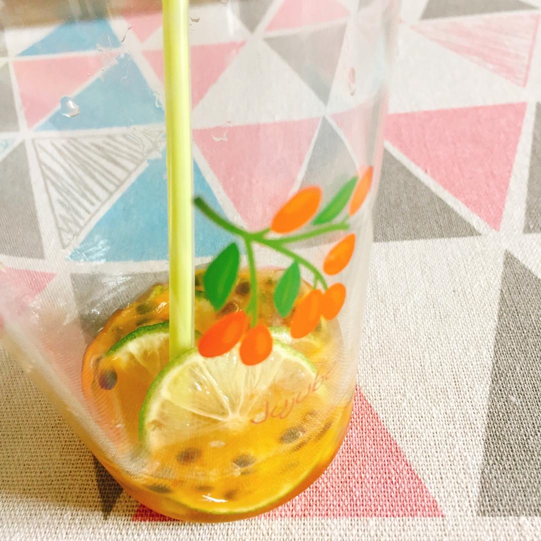 百香果青柠蜂蜜茶