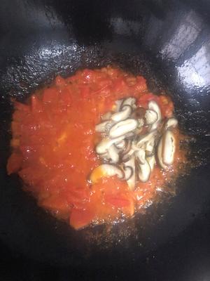 番茄鸡蛋蘑菇汤的做法 步骤4