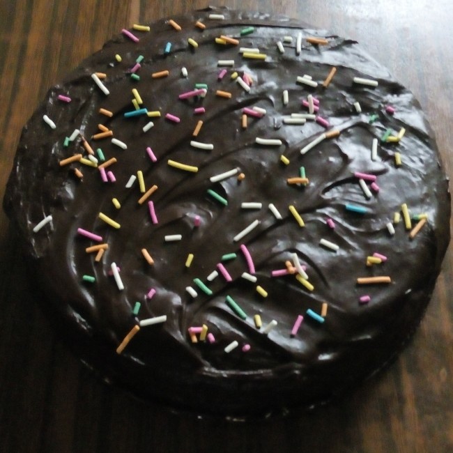 淋酱巧克力蛋糕！