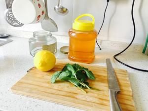 薄荷柠檬腌蜂蜜的做法 步骤1