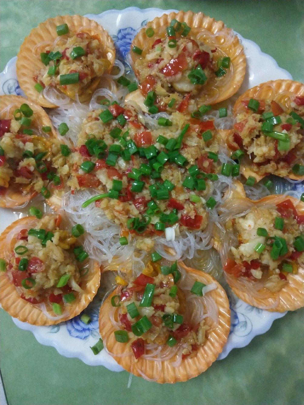 蒜蓉粉丝蒸扇贝（清晰图片步骤讲解）