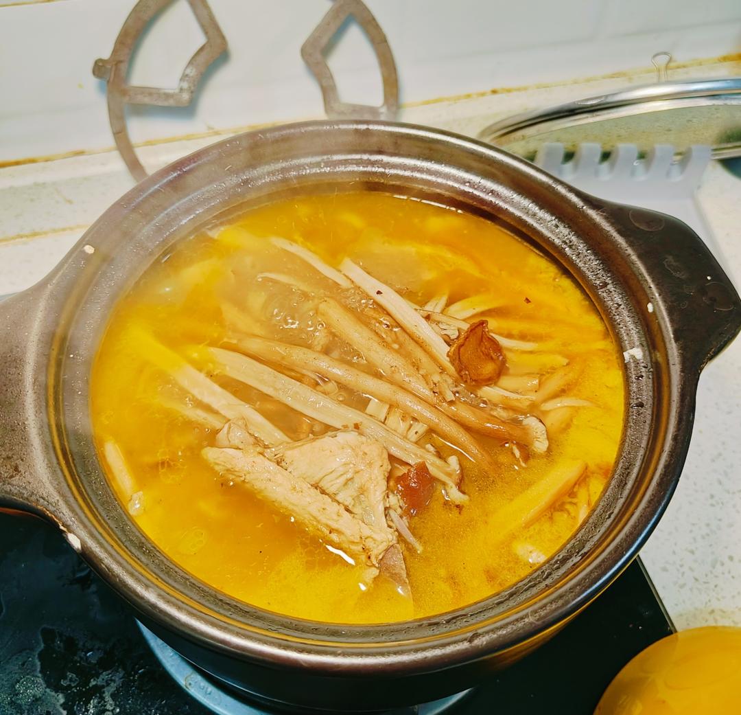 茶树菇鸡汤