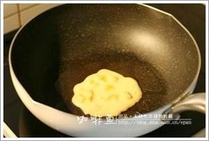 芒果丁蛋饼的做法 步骤7