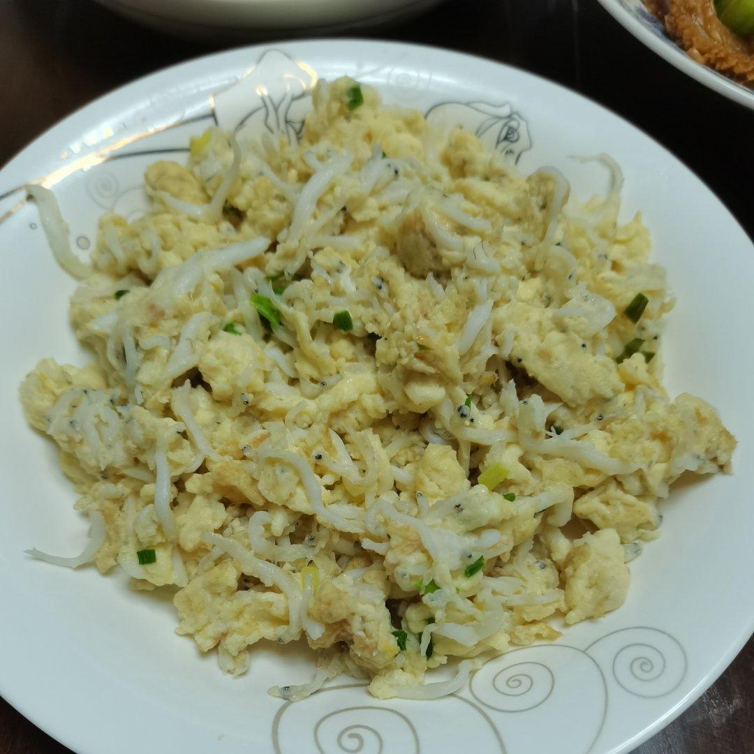 银鱼炒蛋