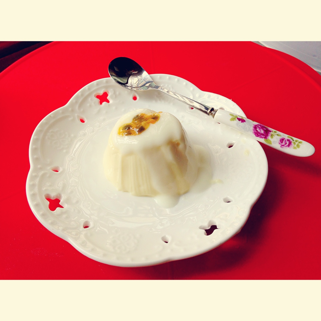 百香果酸奶意式奶冻<Passionfruit Yogurt Panna Cotta>