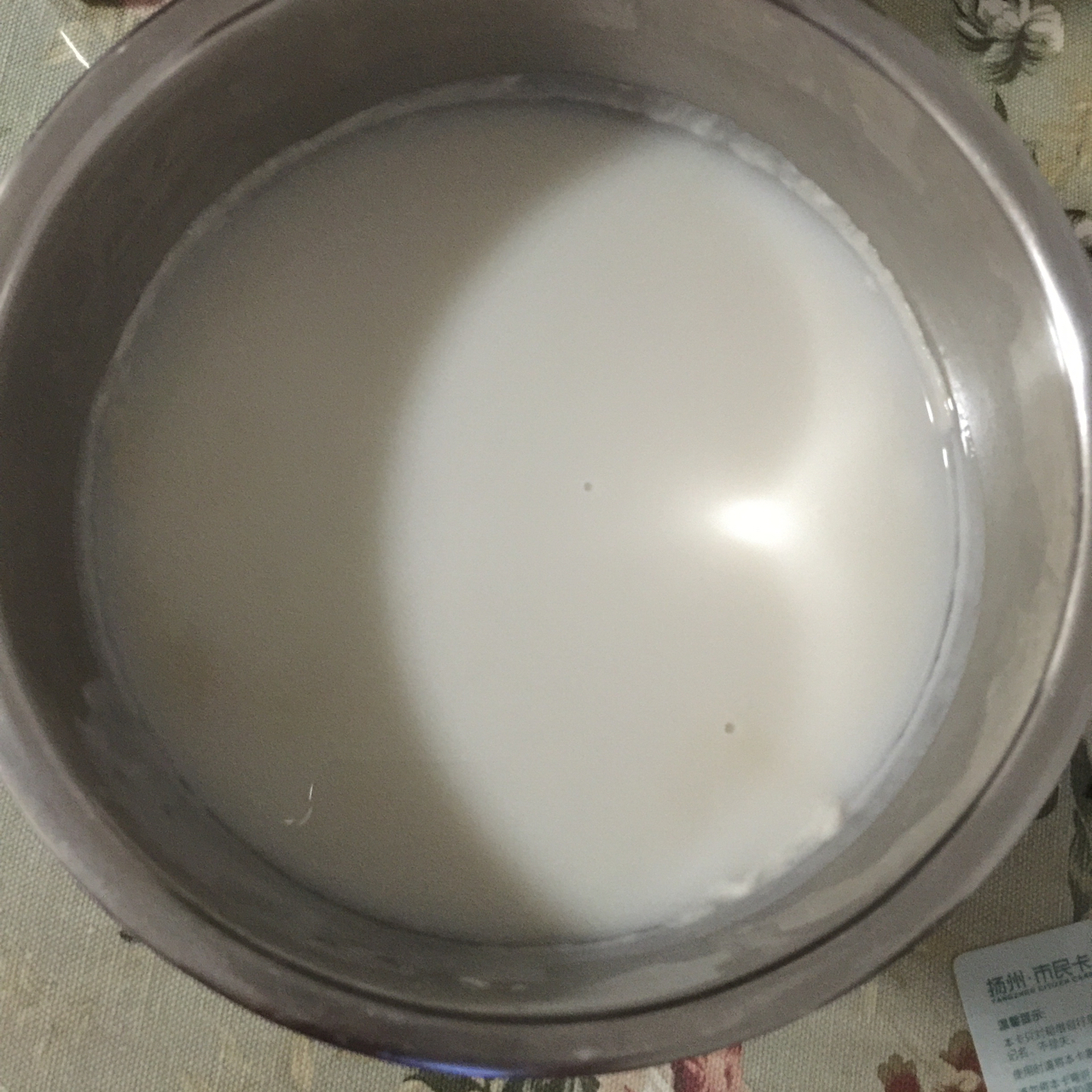 熬制肉皮冻---为小笼包做准备