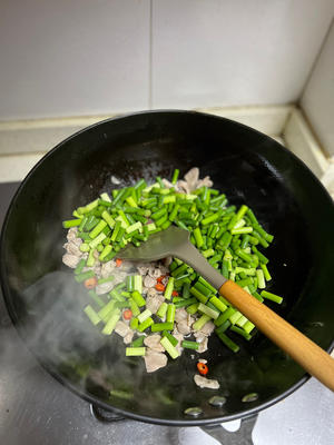 孜然蒜苔炒肉（用牛肉沫更好吃哦）的做法 步骤3