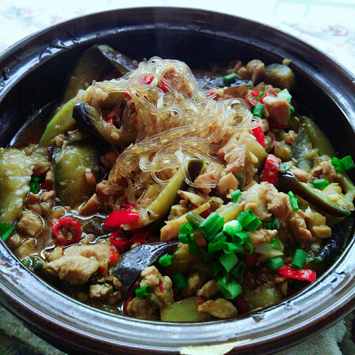 猪丽叶做的肉末茄子粉丝煲
