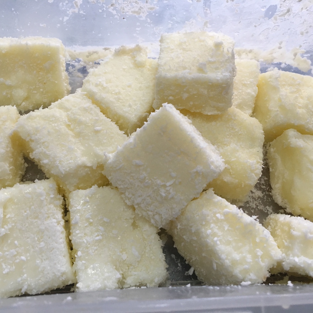 完胜85度C牛奶椰丝小方