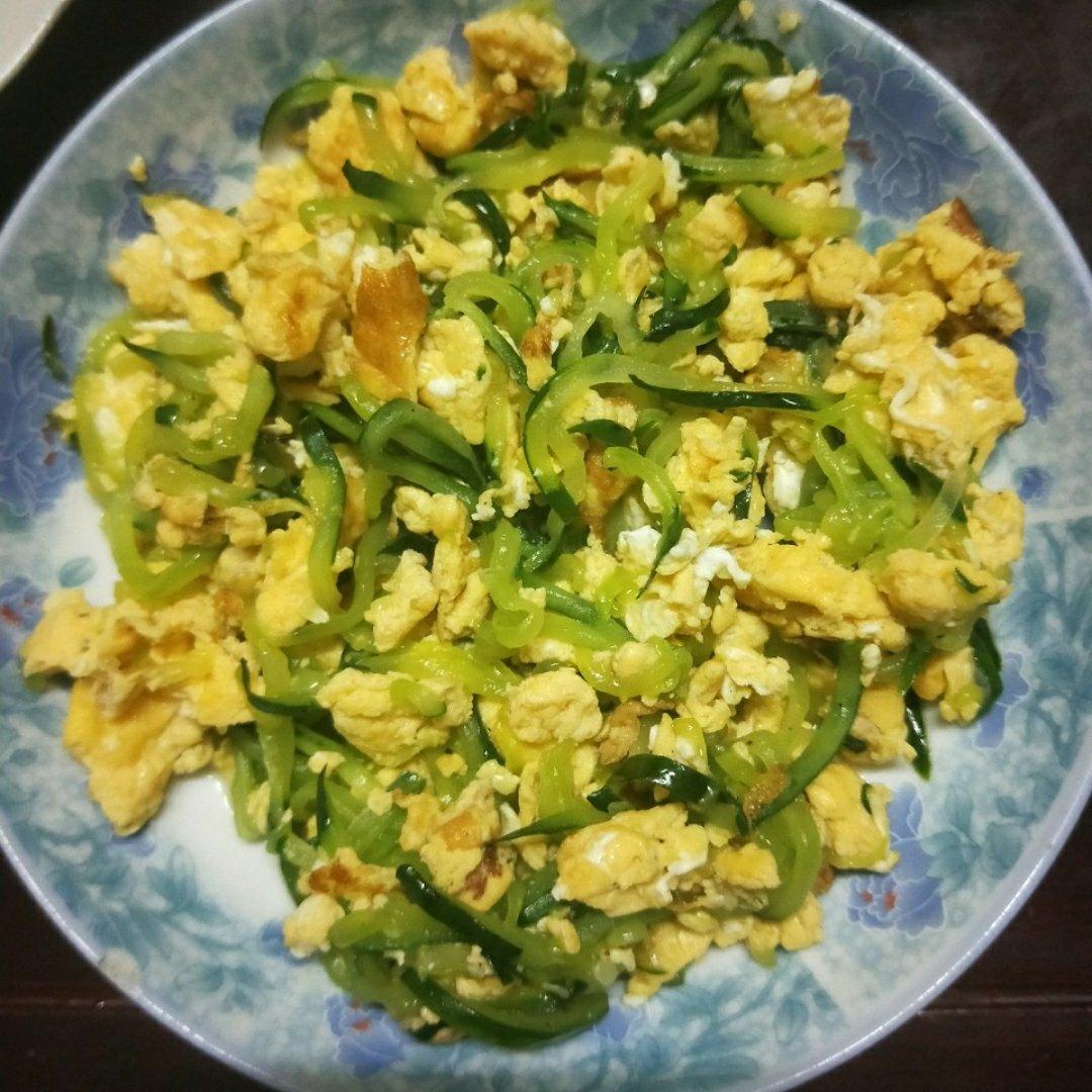 脆黄瓜炒鸡蛋～一菜登大堂