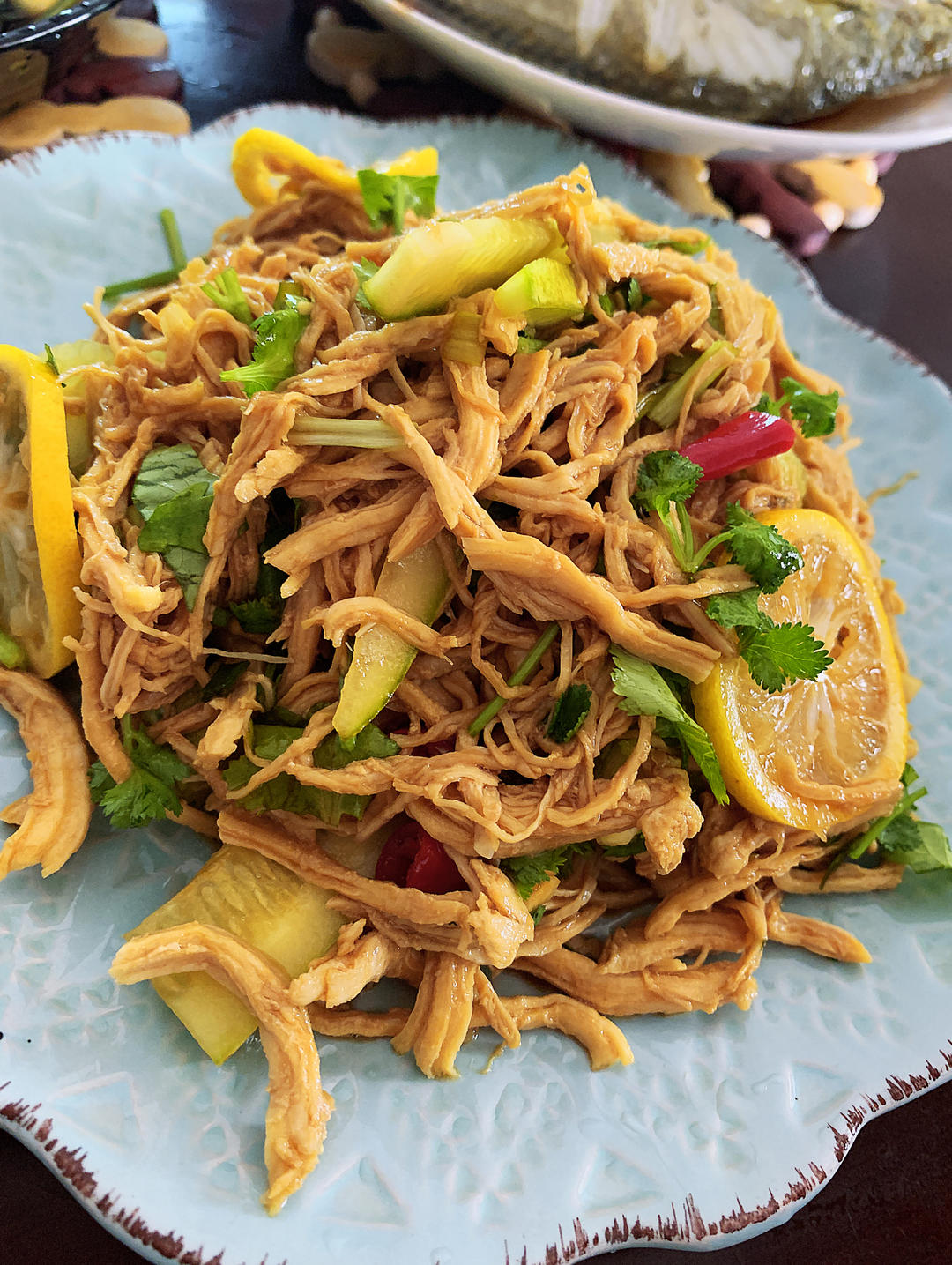 酸辣开胃柠檬手撕鸡丝，春夏开胃凉拌菜！