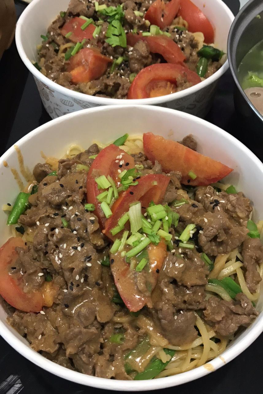 牛肉芥兰炒粿条