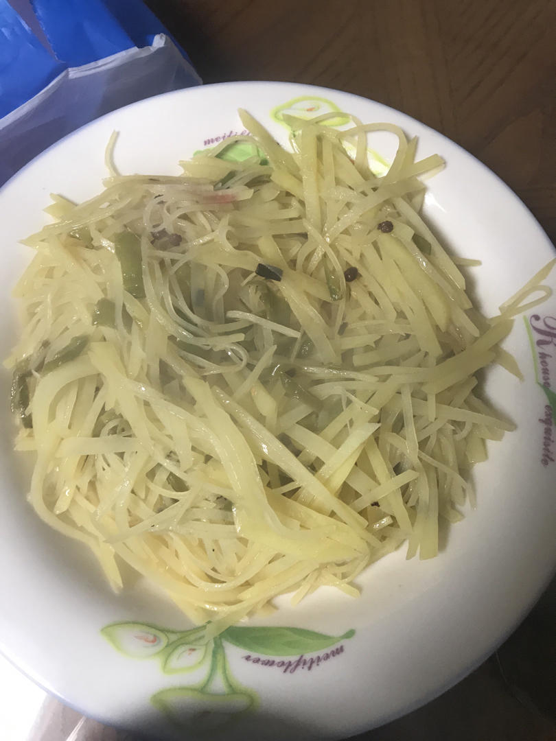 酸辣土豆丝（绝对清脆爽口，比外面卖的好吃，有诀窍！）