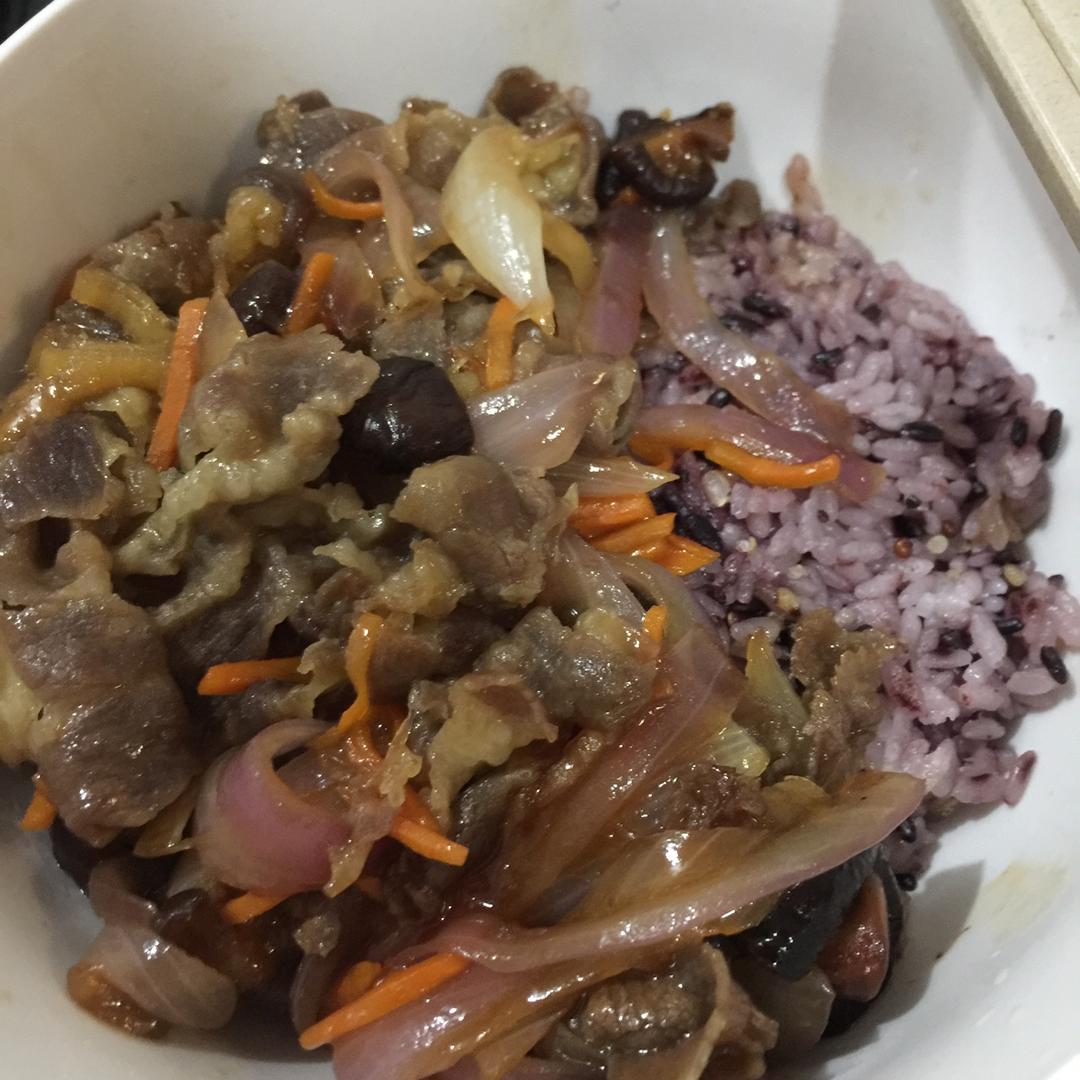 洋葱肥牛饭