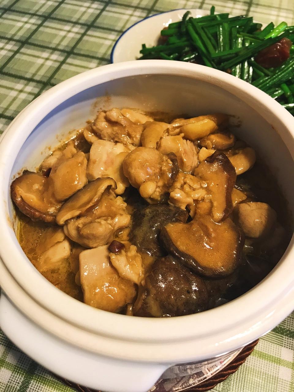 冰刹风鹤做的香菇蒸滑鸡