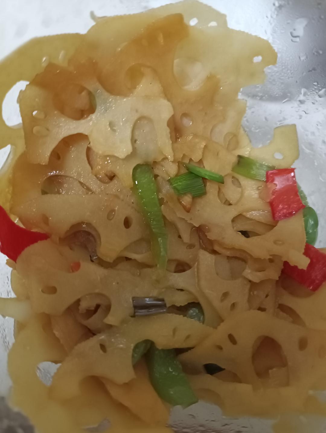 爽脆酸辣的炒藕片
