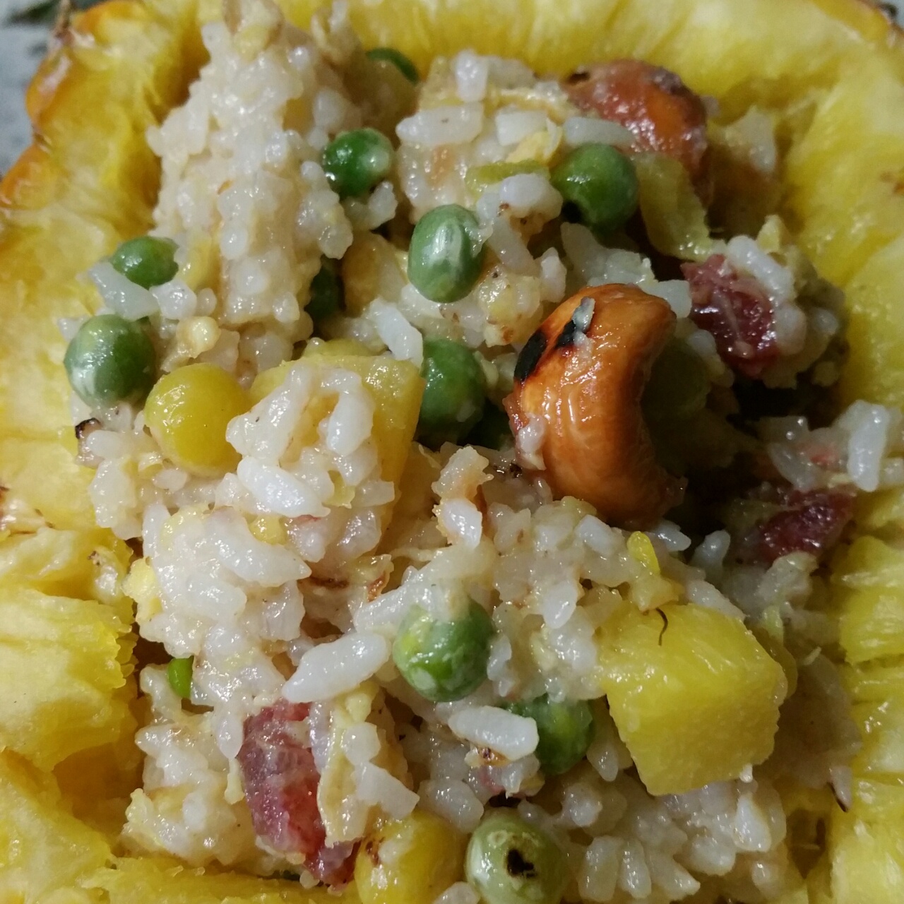 泰式海鲜菠萝饭