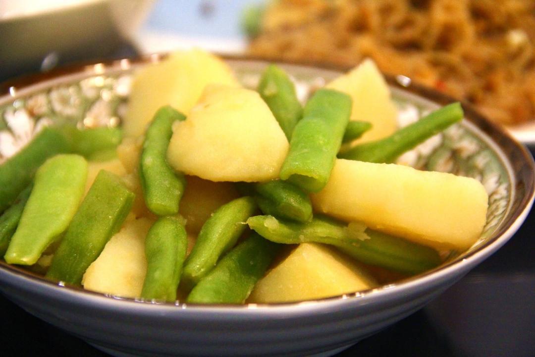 《昨日的美食》之四季豆跟马铃薯的煮物