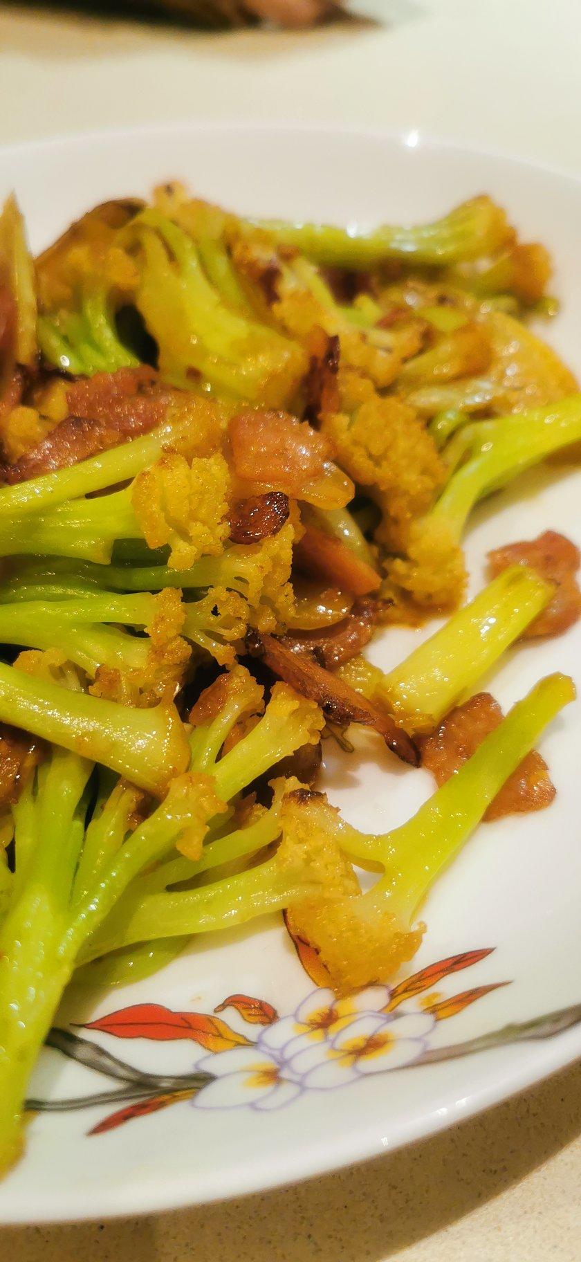 干锅五花肉花菜