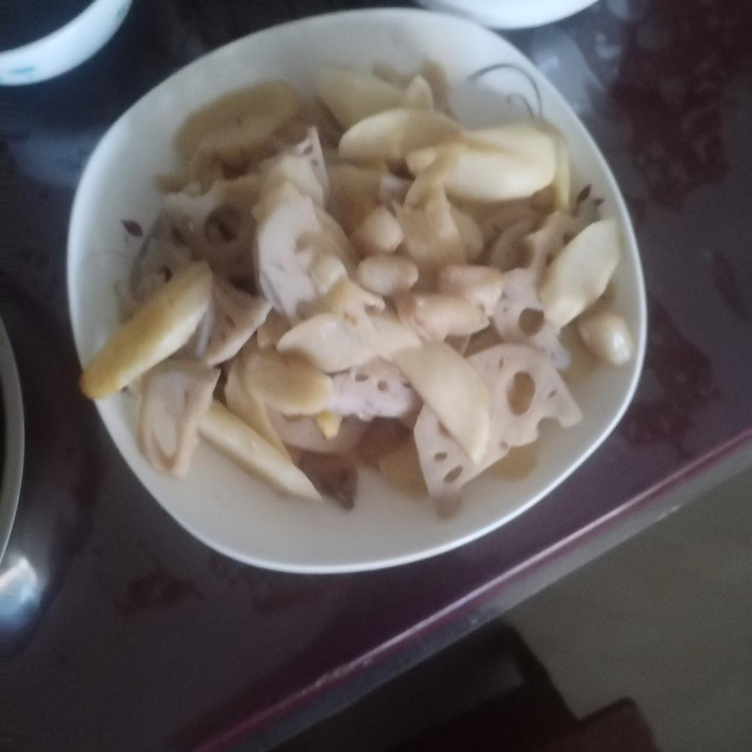 营养加倍的爽口小炒！爆炒山药莲藕荷兰豆