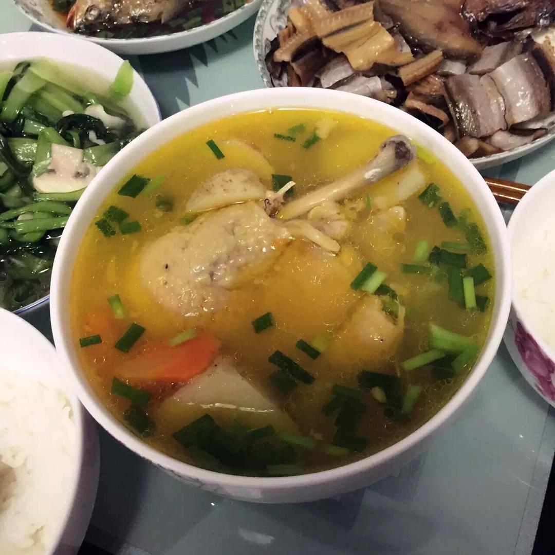 木耳土豆炖鸡汤