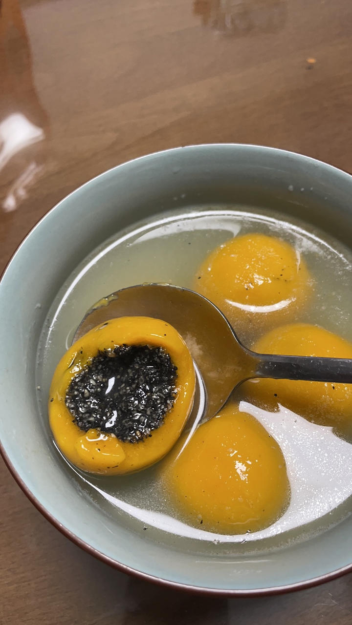 南瓜汤圆（黑芝麻馅）