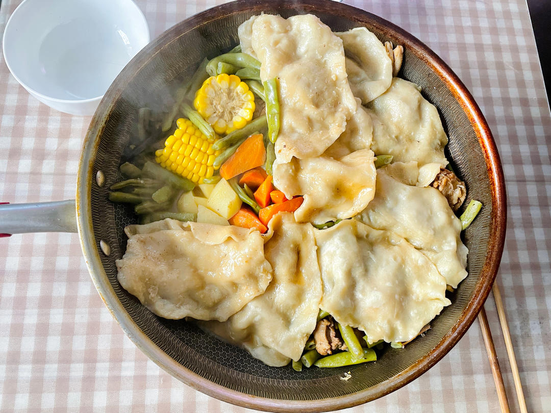 地锅鸡贴饼子