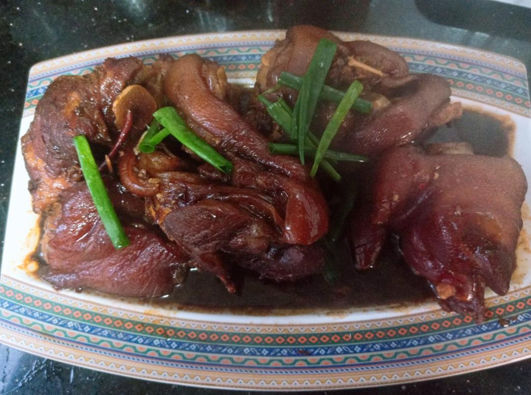 美味的家常菜：红烧猪蹄