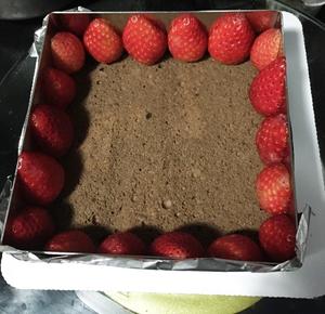 百利甜草莓提拉米苏的做法 步骤3